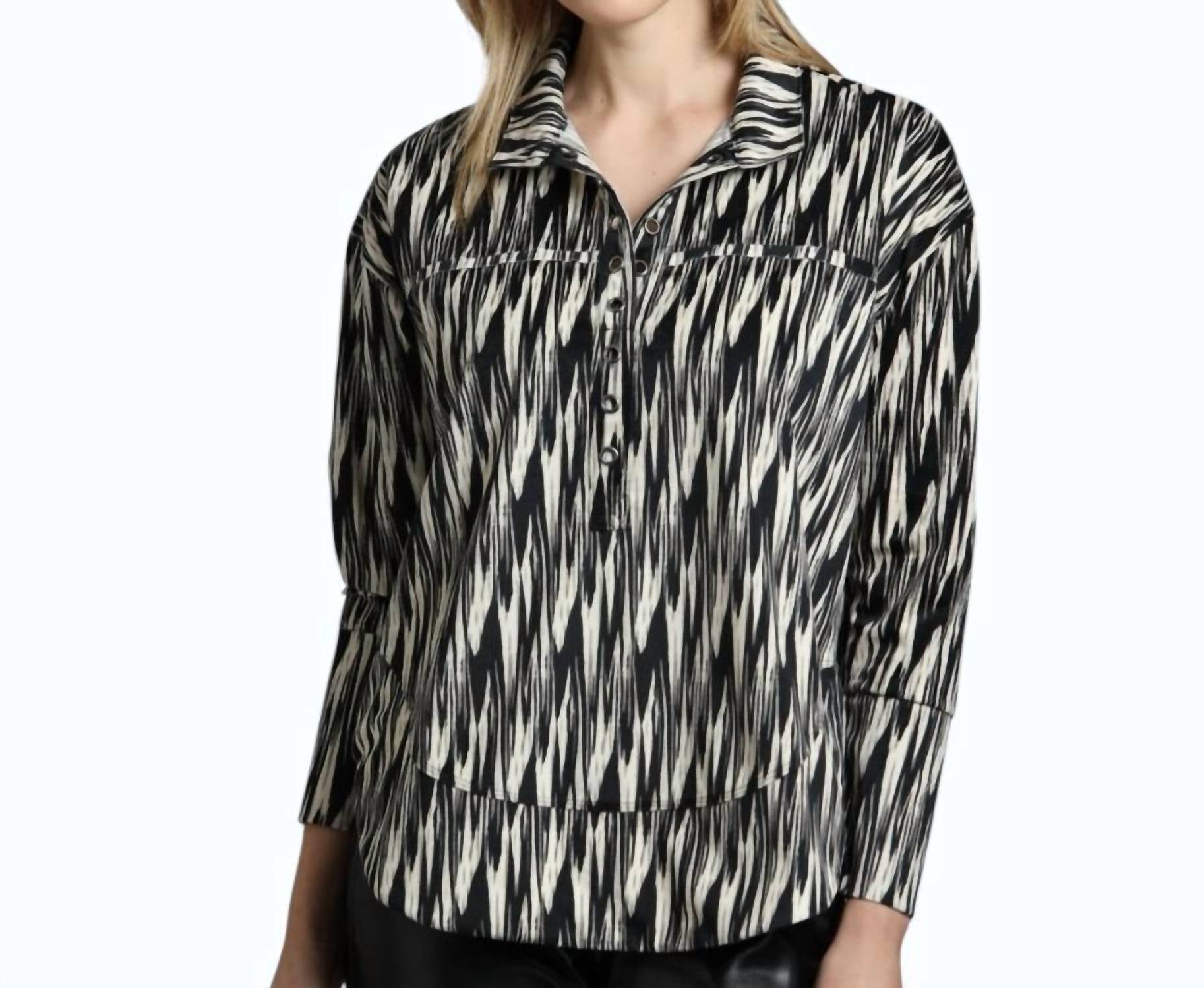 Apny - Henley With Grommets Top