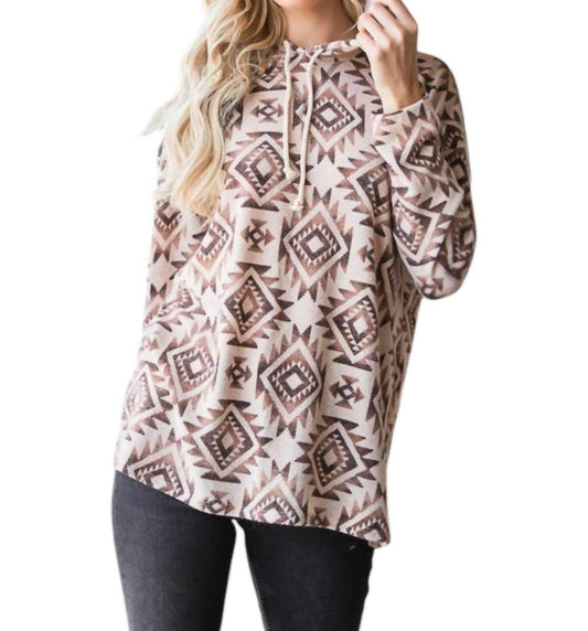 Heimious - Curvy Mountain View Pullover Top