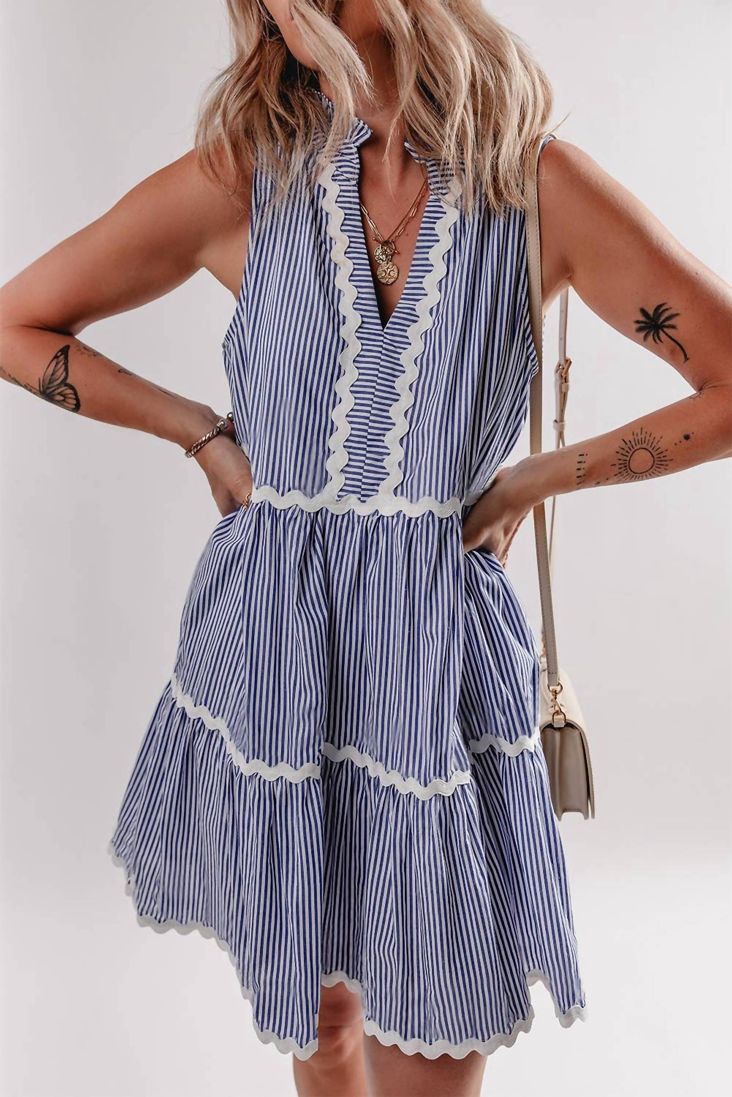 Aapparella - Striped Trim Sleeveless Dress