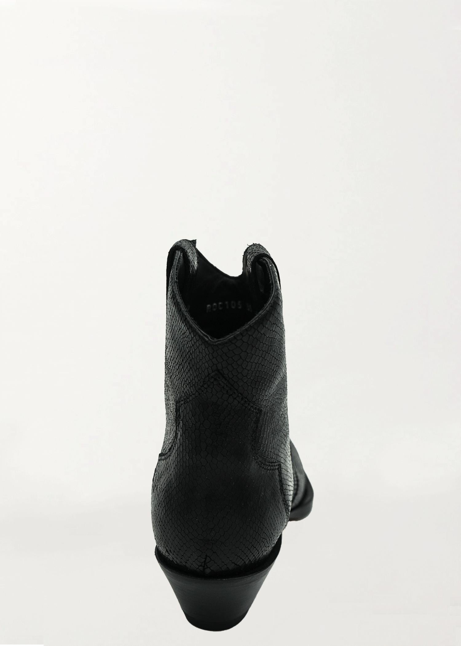 Che By Chelsey - Women's Python Mini Texan Boot