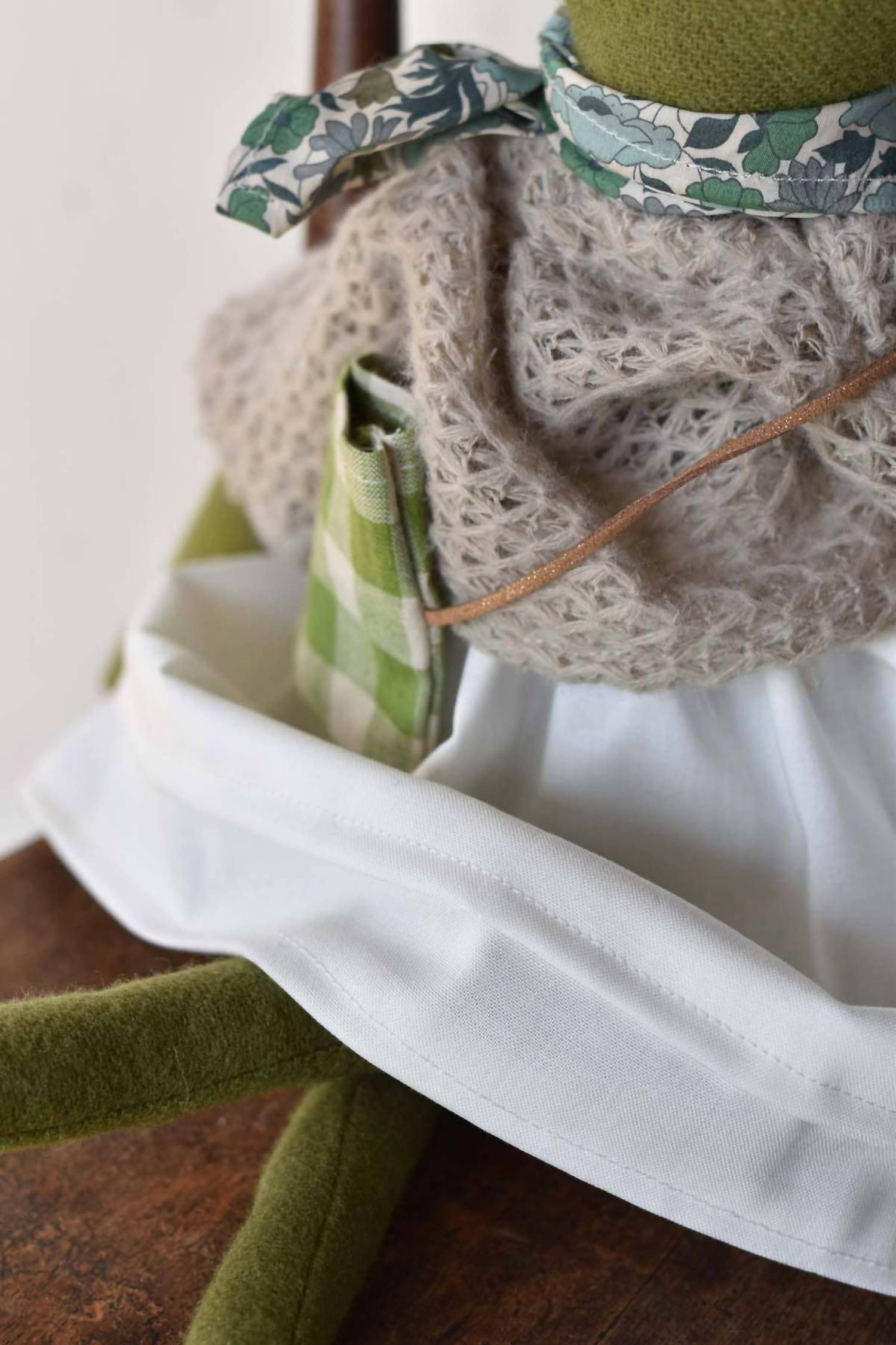 Woolgrass Farm - Fern The Frog Doll In Sweater & Morning Skirt