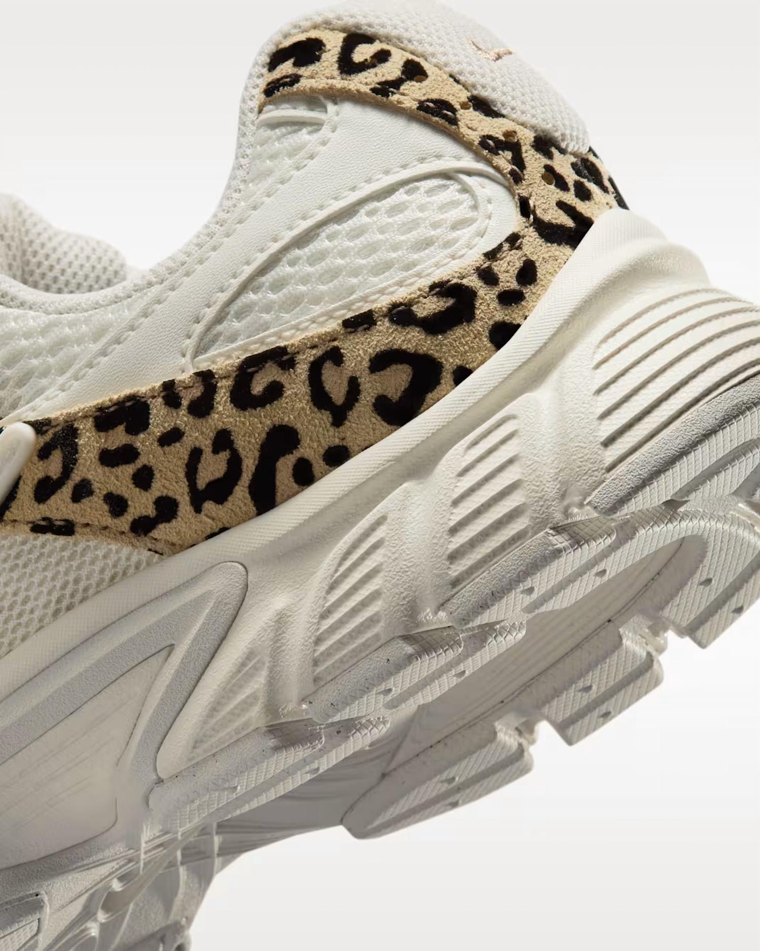 Nike - Women's V5 Rnr Xlpd Sneakers