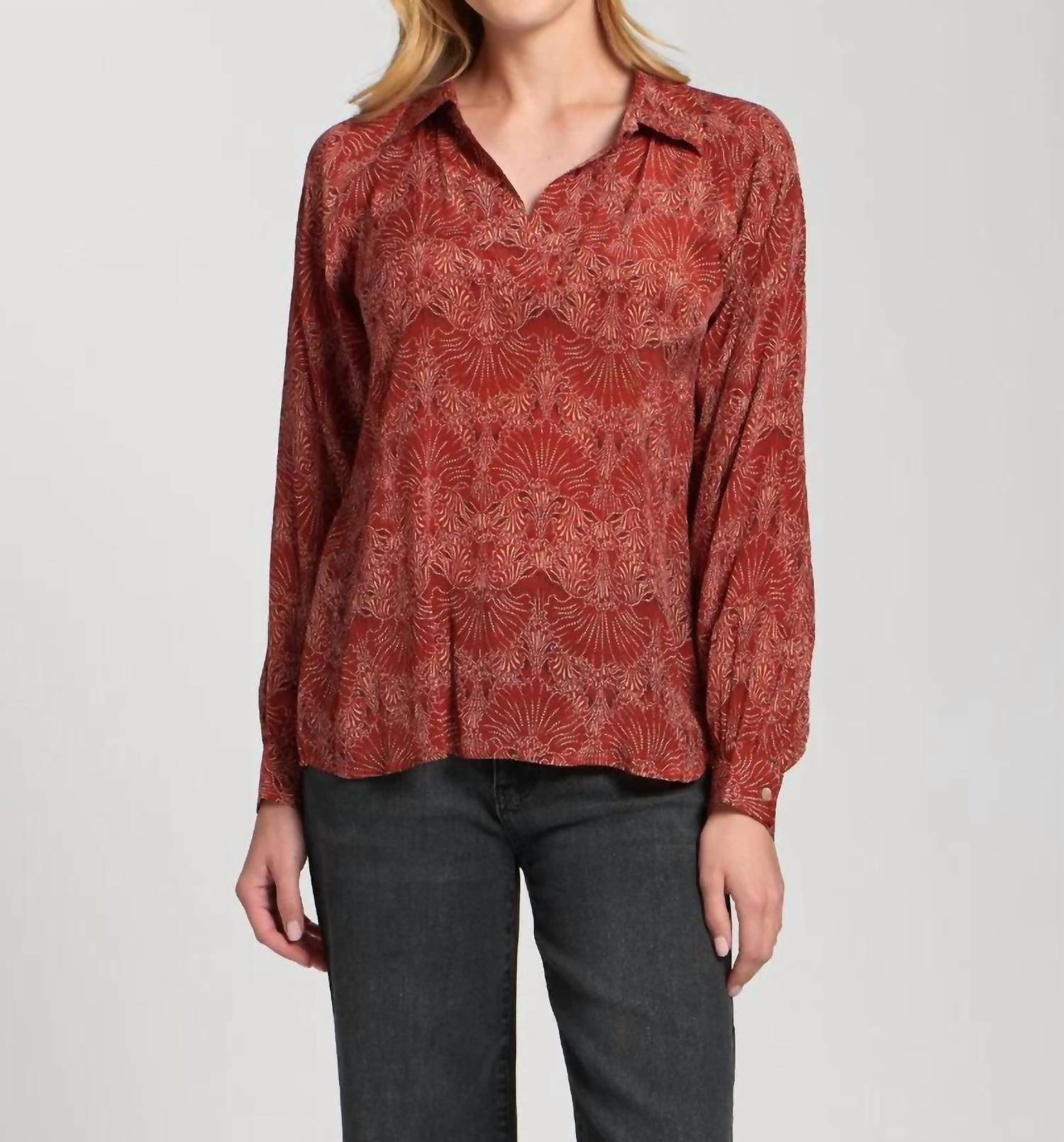 Apny - Nouveau Print Placket Pullover Blouse