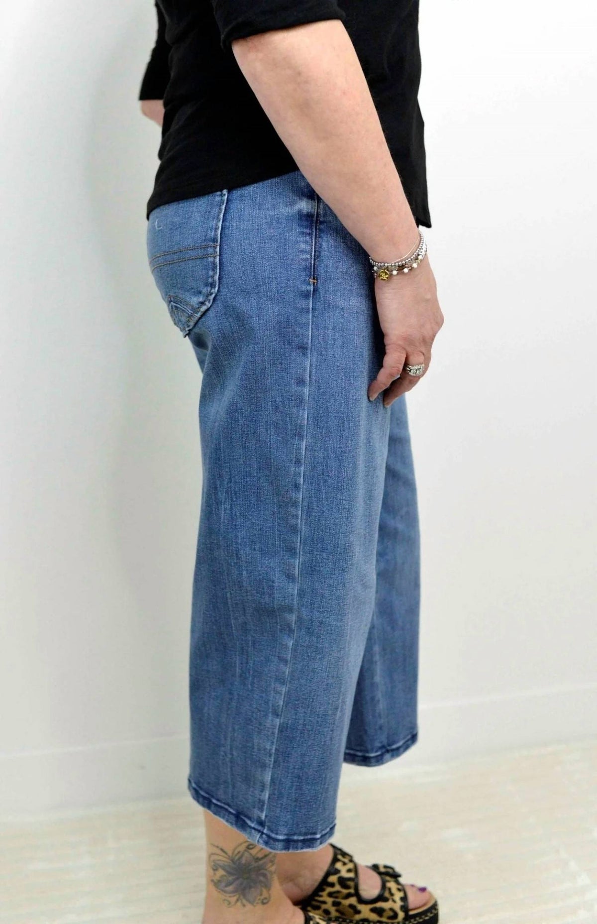 Democracy - Hook & Bar Relaxed Capri Jeans