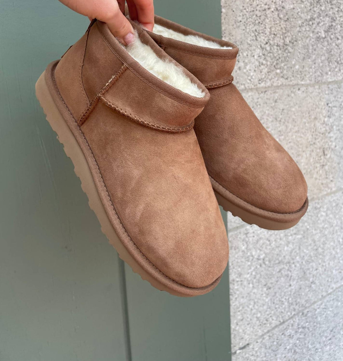 Ugg - Men's Classic Ultra Mini Boots