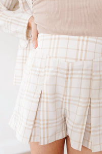 Jodifl - Dressed in Plaid Shorts