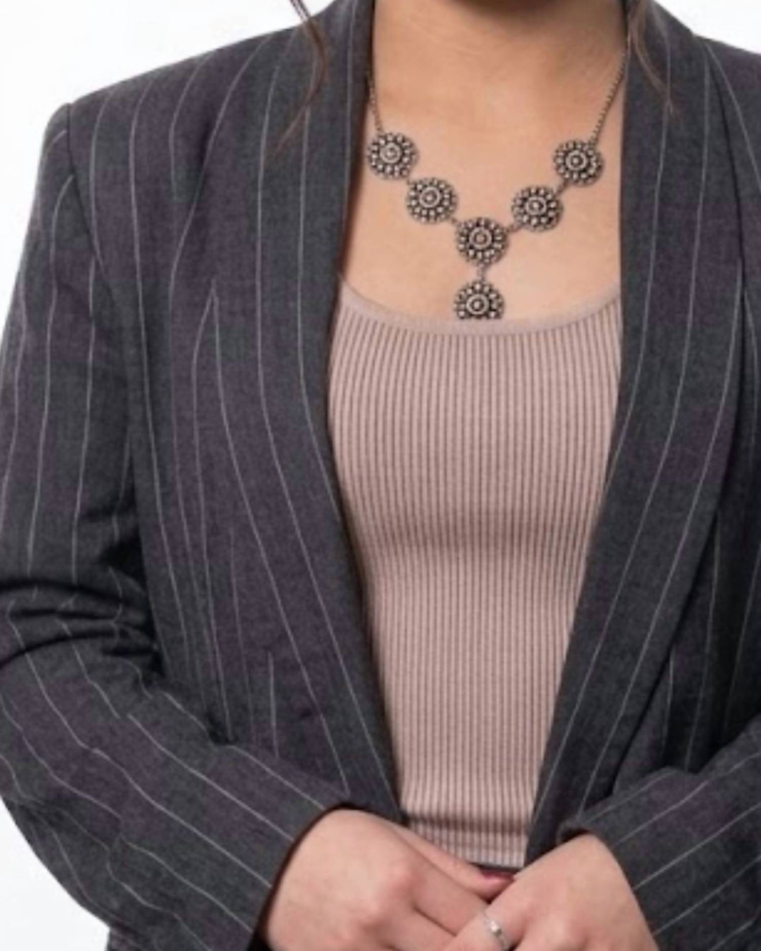 Ee:Some - Pinstripe Half Sleeve Blazer