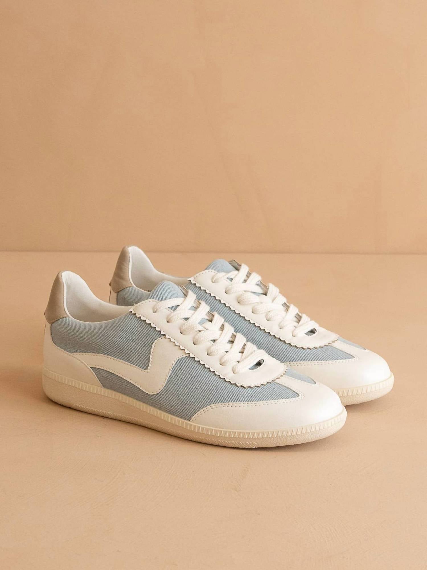Oasis Society - Women's Kyla Low Top Sneaker