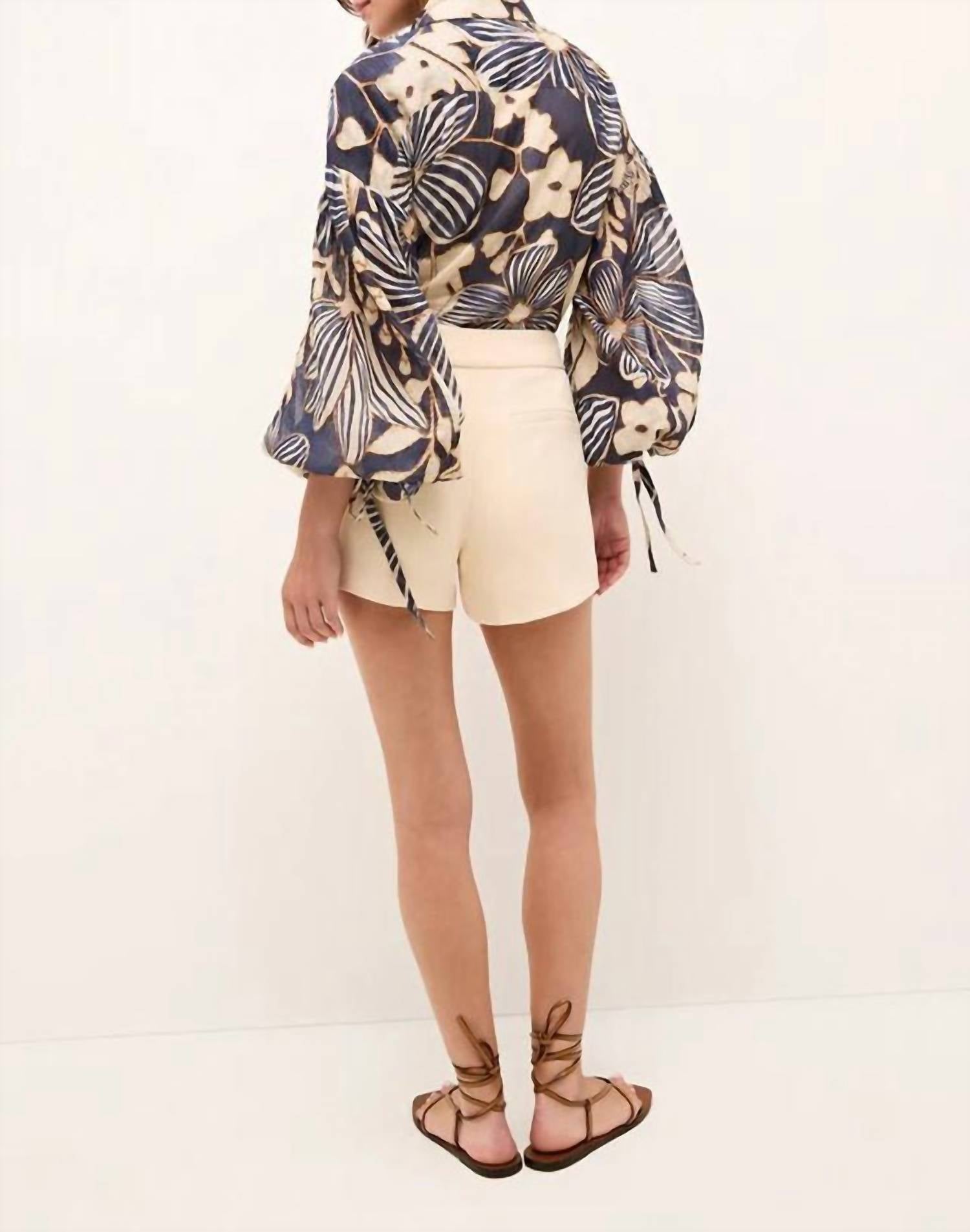 Marie Oliver - Mia Short