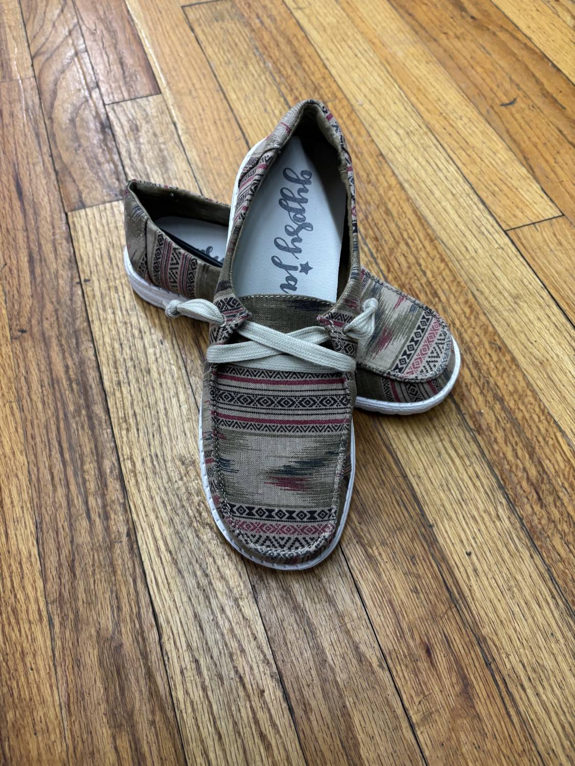 Gypsy Jazz - Women's Hip 4 slip on shoes