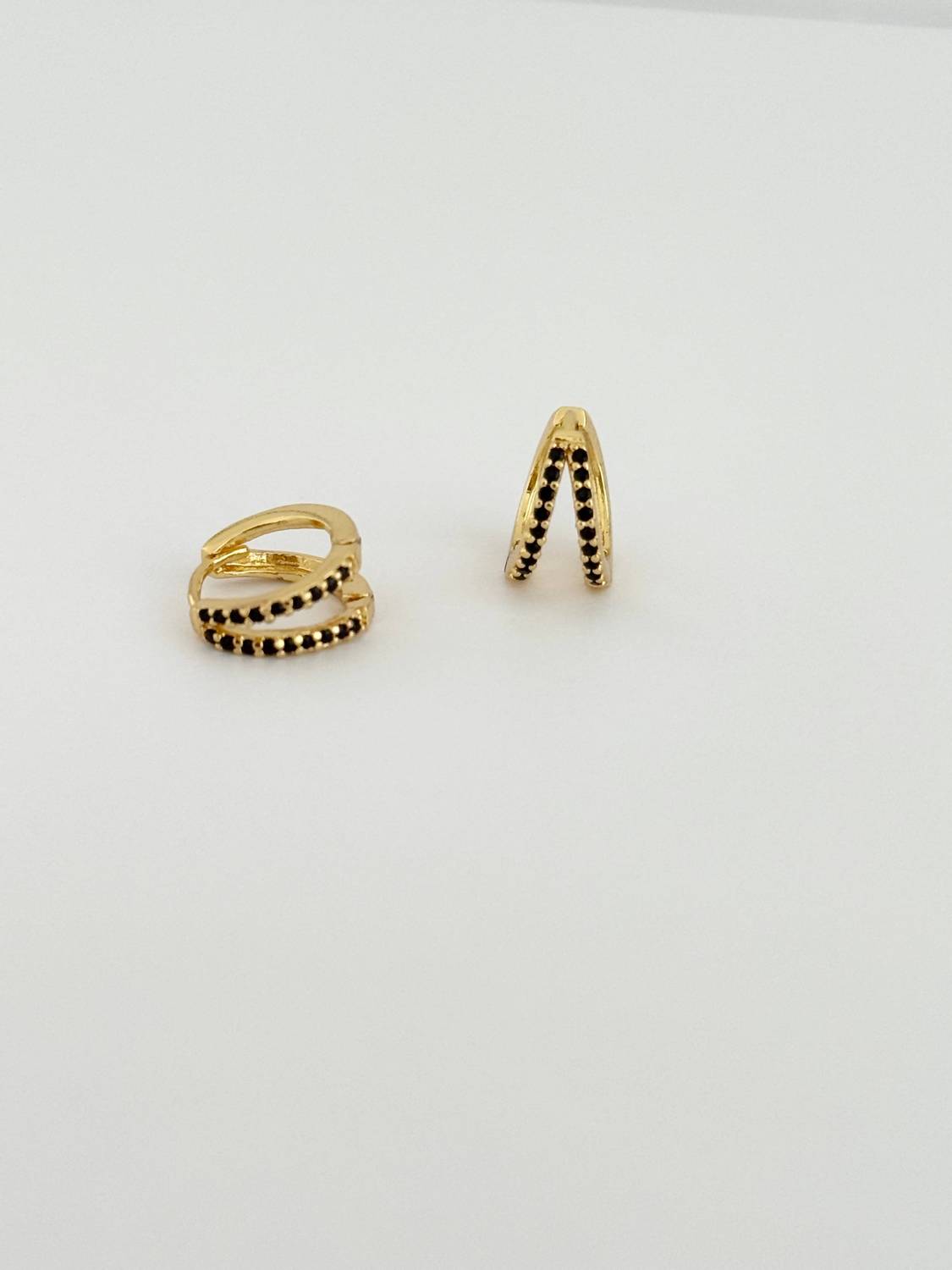 Tramps+Thieves - Women's Janine Huggies earrings