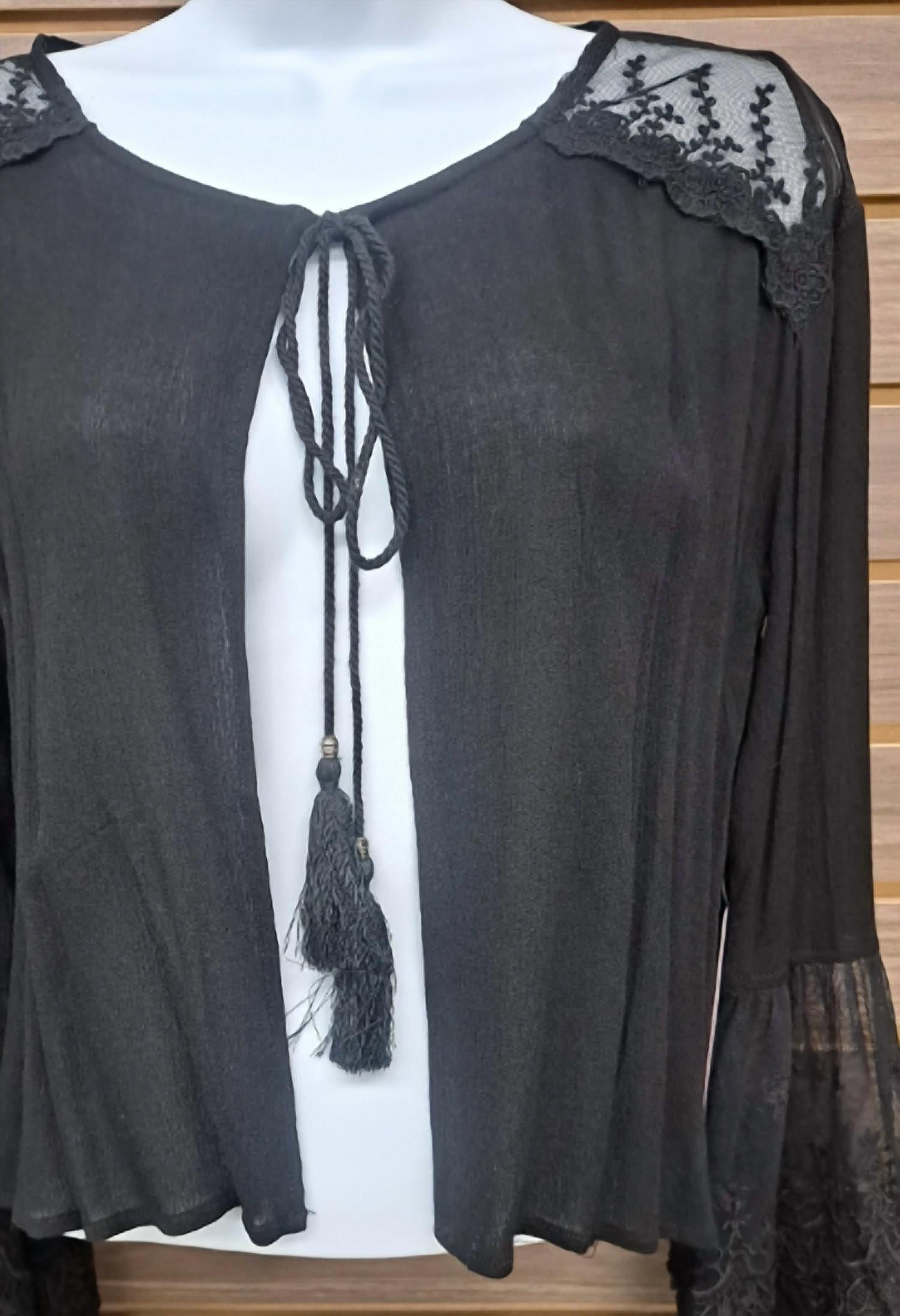 Onetheland - Women's Lace Tied Cardigan