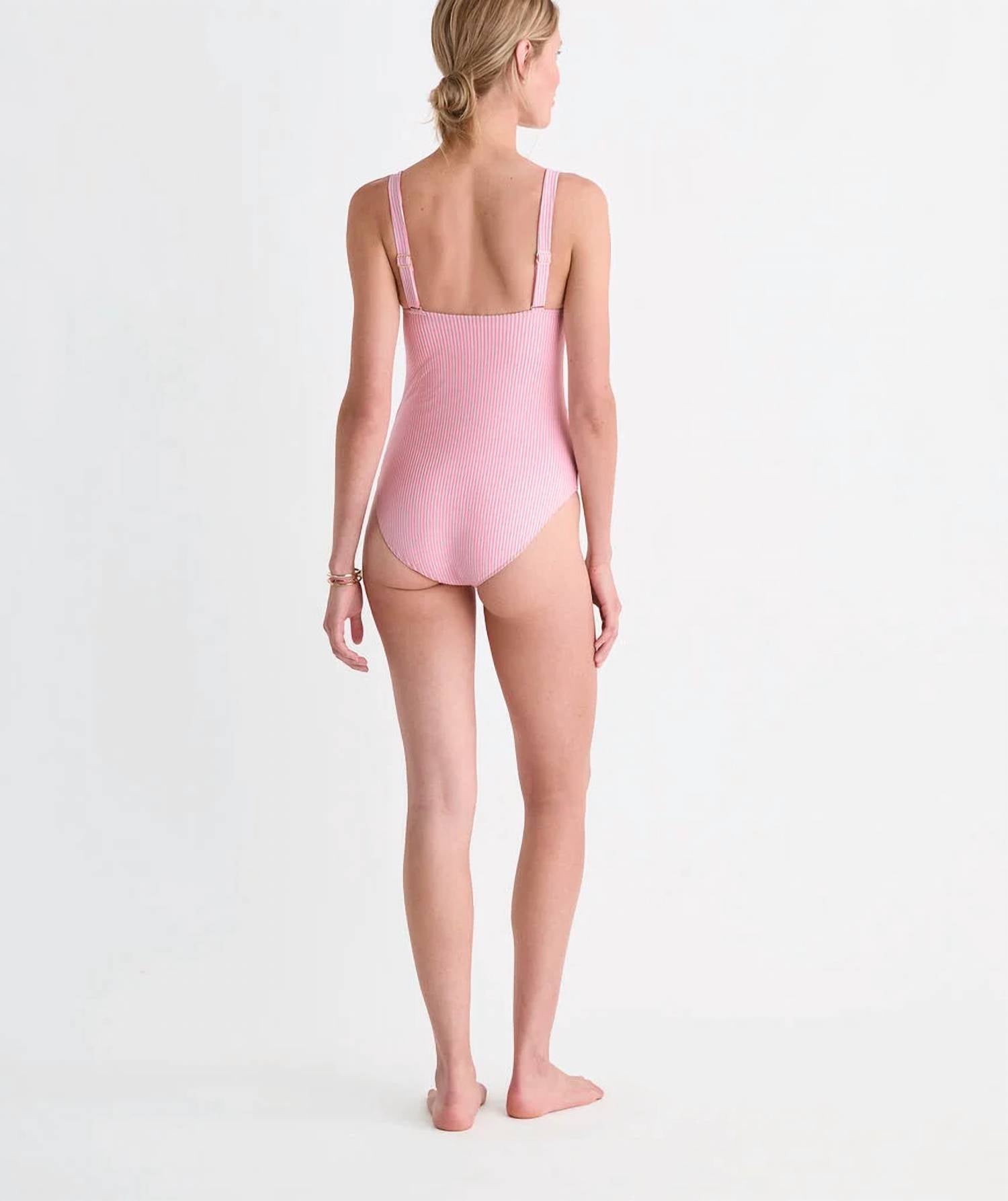 Vineyard Vines - Amagansett Seersucker Underwire One-piece Swimsuit