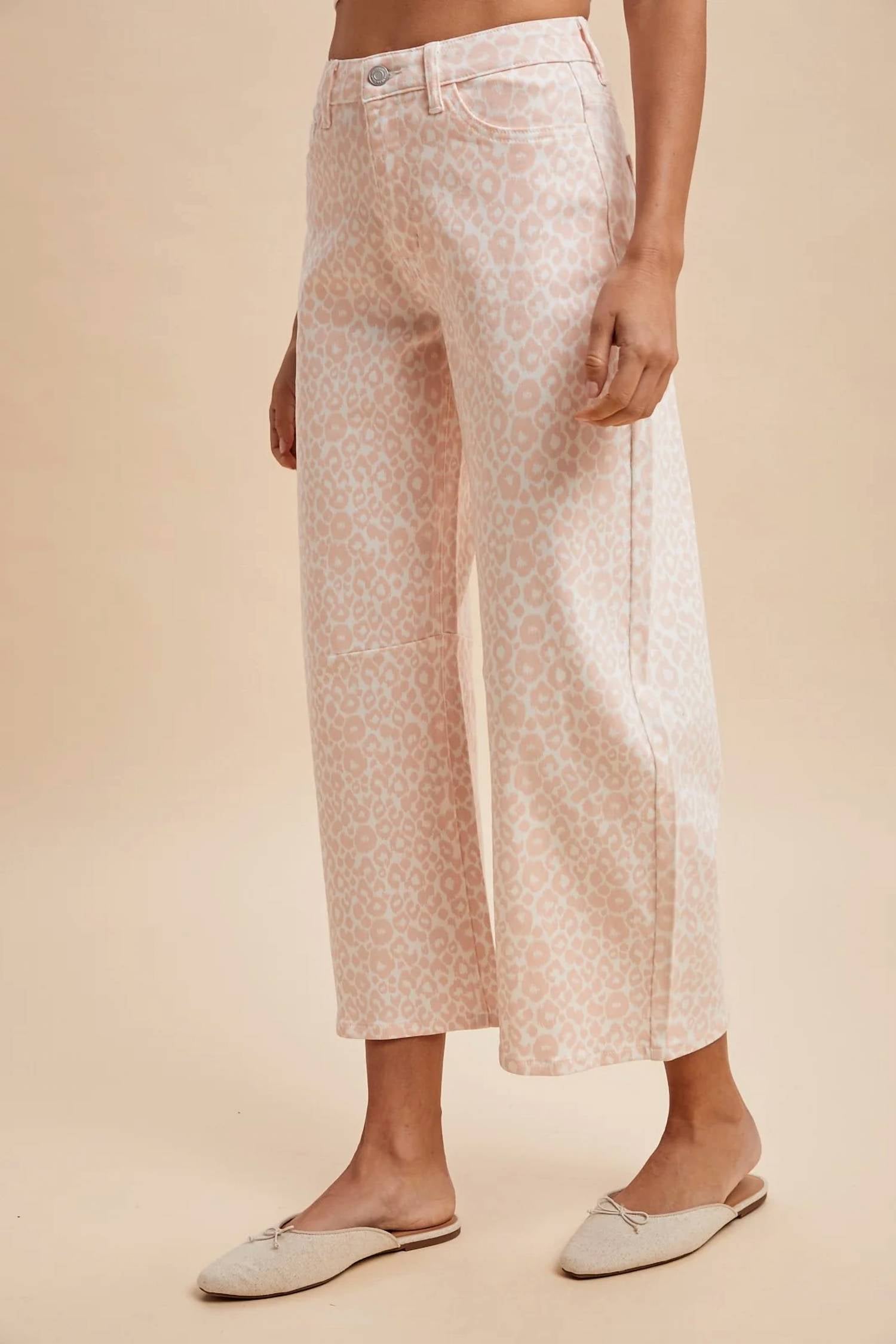 Anniewear - Evie Cropped Barrel Jeans