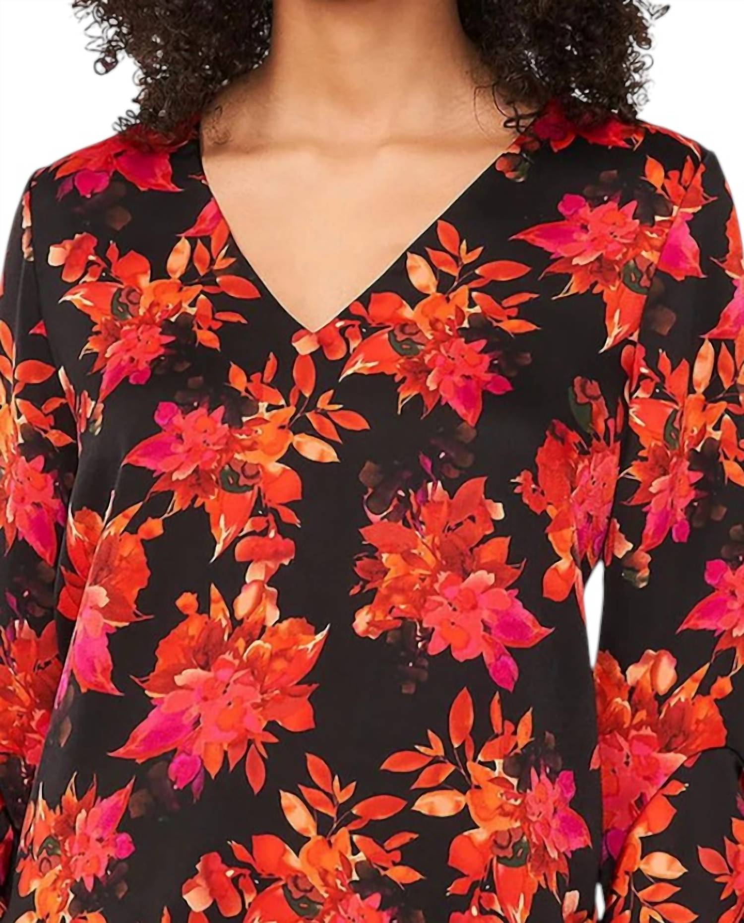 Vince Camuto - Printed V Neck Layered Hem Top