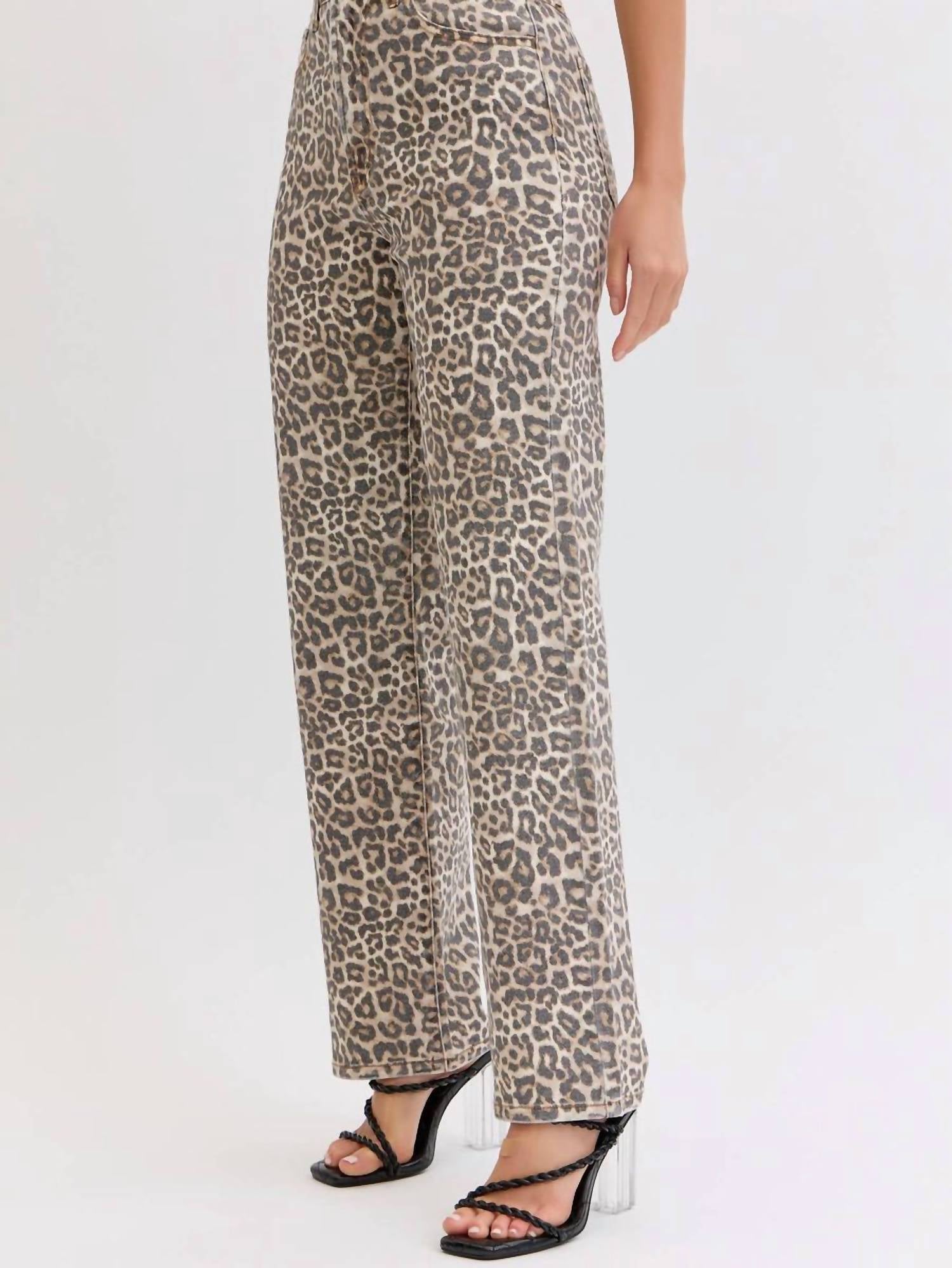 CELLO High Rise Dad Jean in leopard - women's jeans - detail view