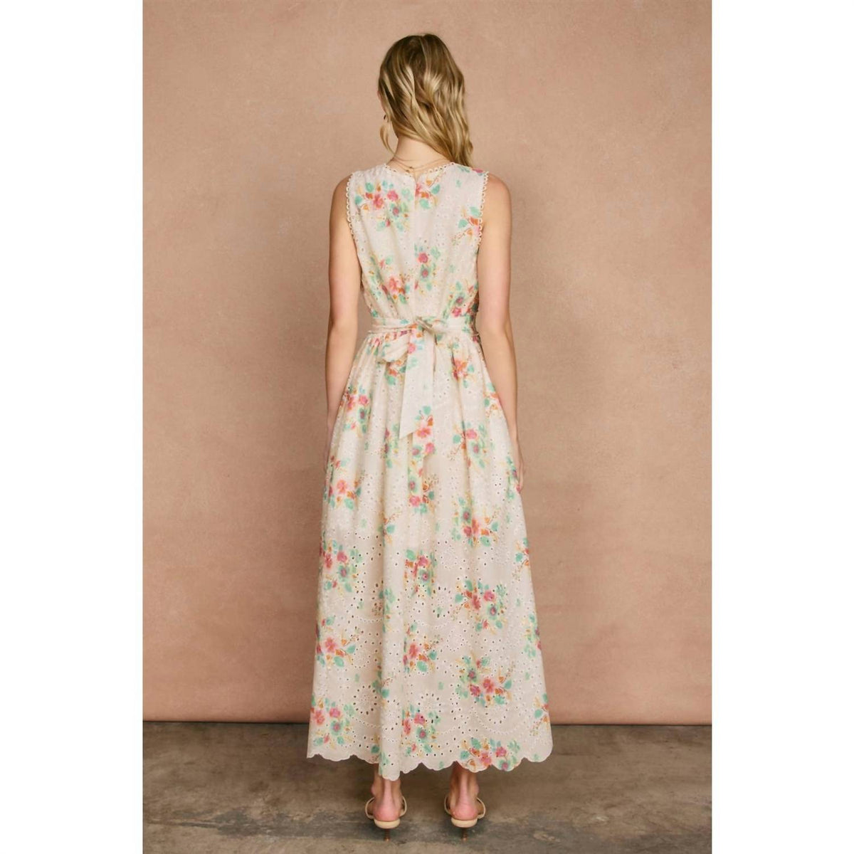 Dress Forum - Everbloom Lace Maxi Dress