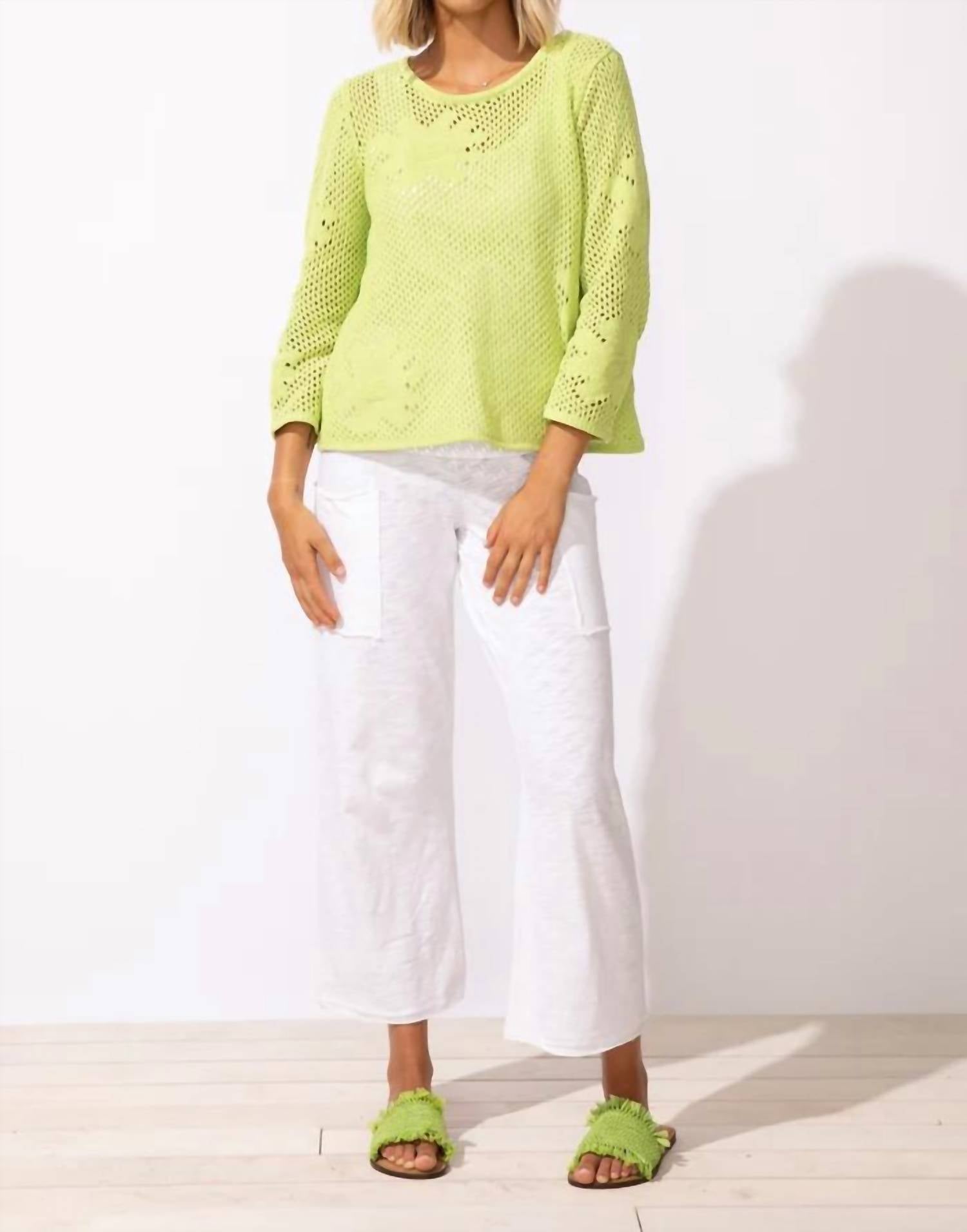 Escape - Floral Crochet Easy Pullover Sweater