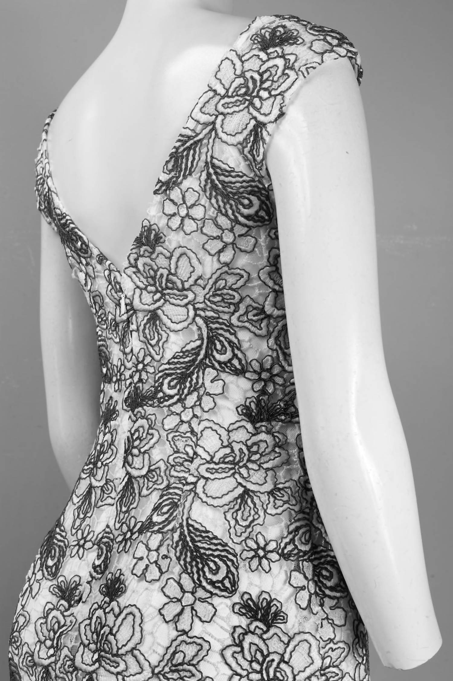 Monique Lhuillier - Women's Cap Sleeve Embroidered Dress