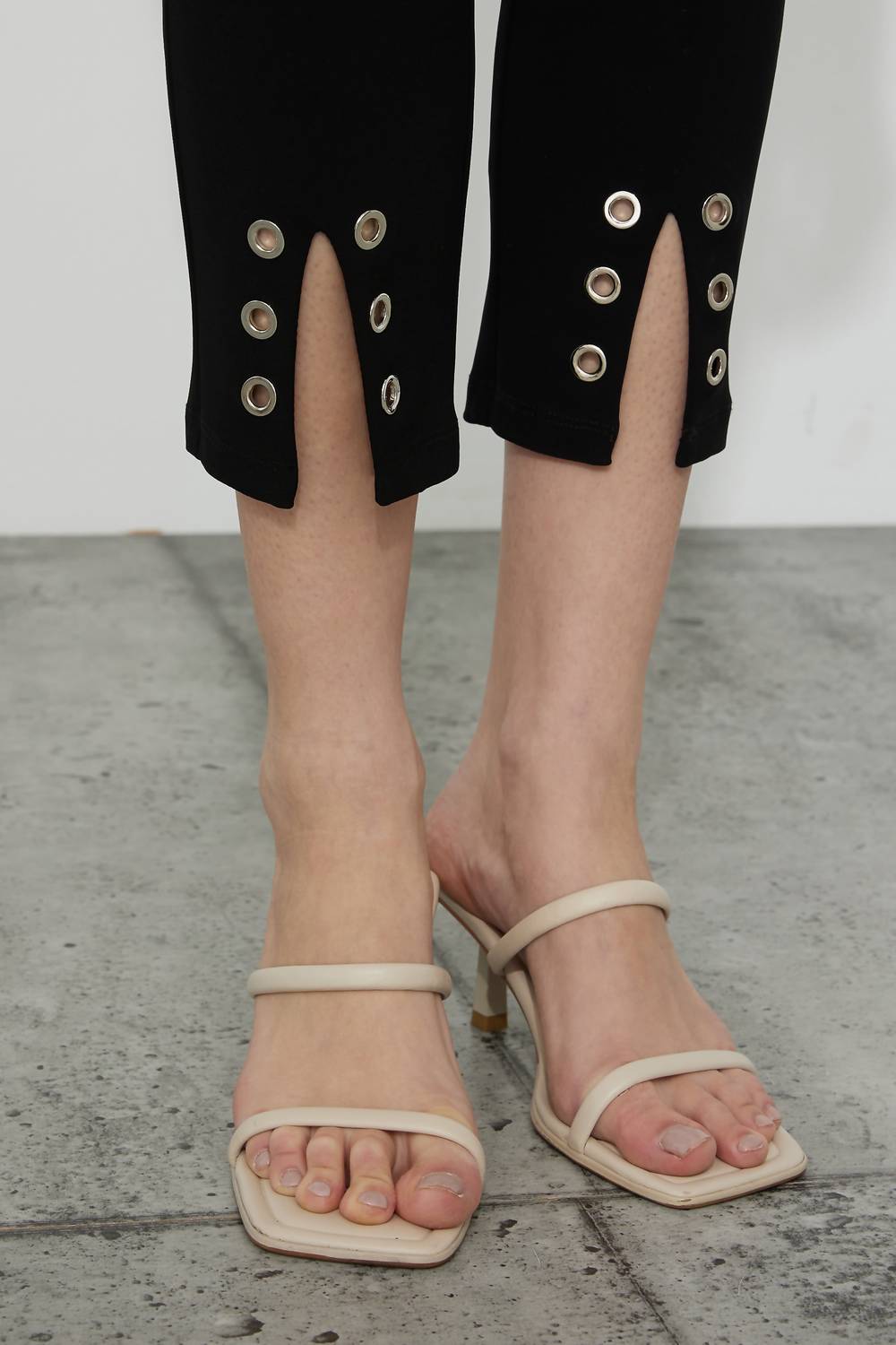 Joseph Ribkoff - Grommet Detail Crop Pant