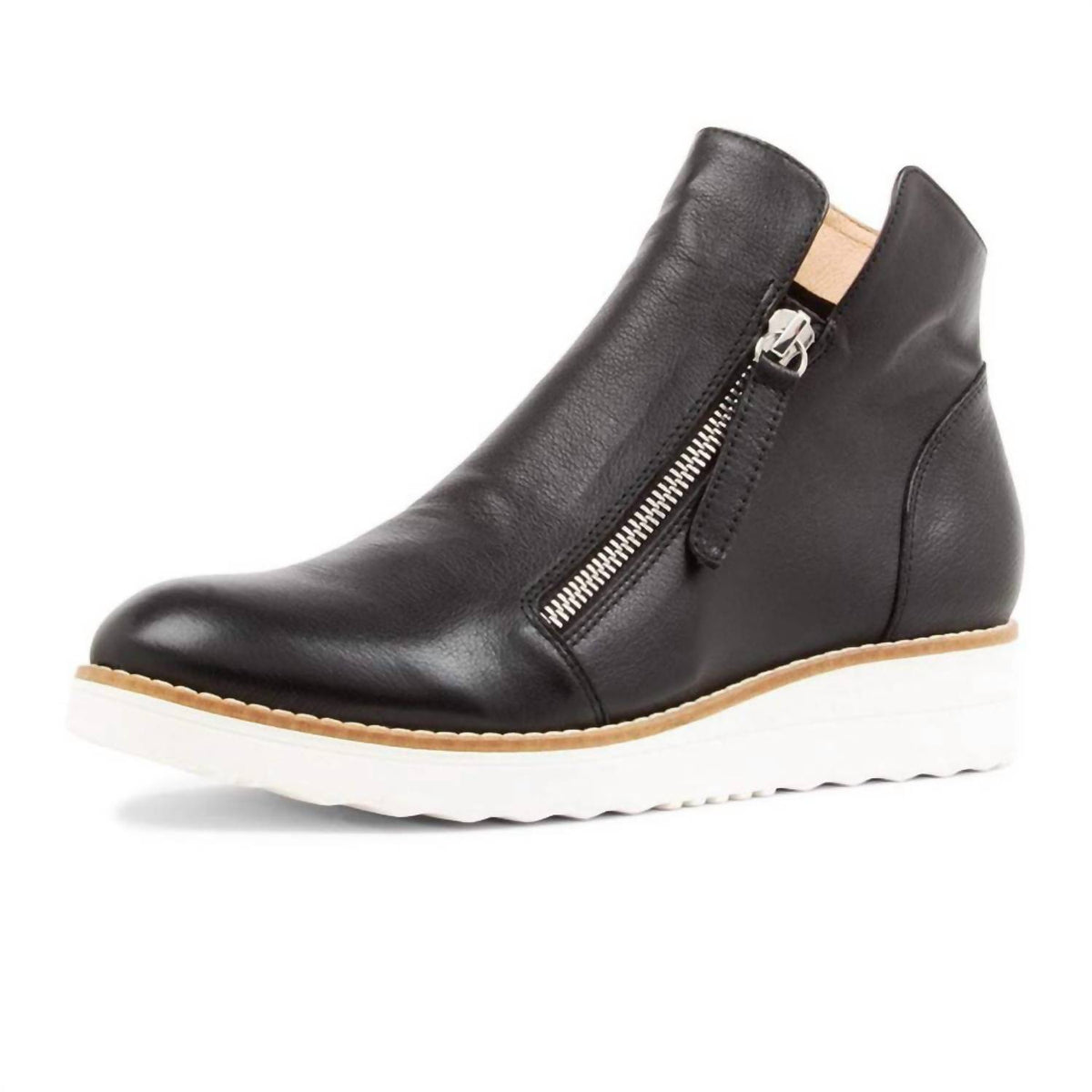 Django & Juliette - Women's Ohmy Sneaker