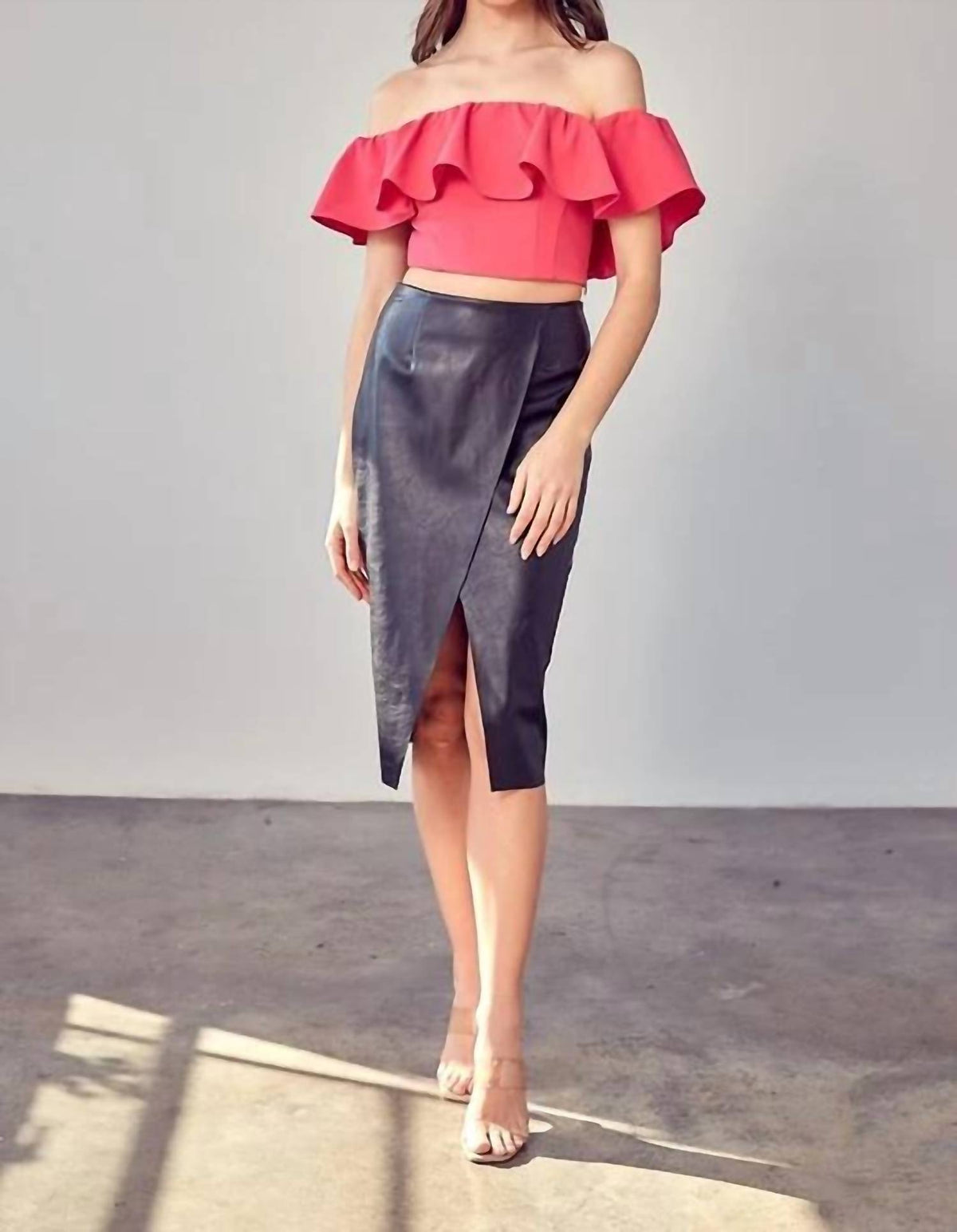 Do+Be - Open Shoulder Ruffle Crop Top