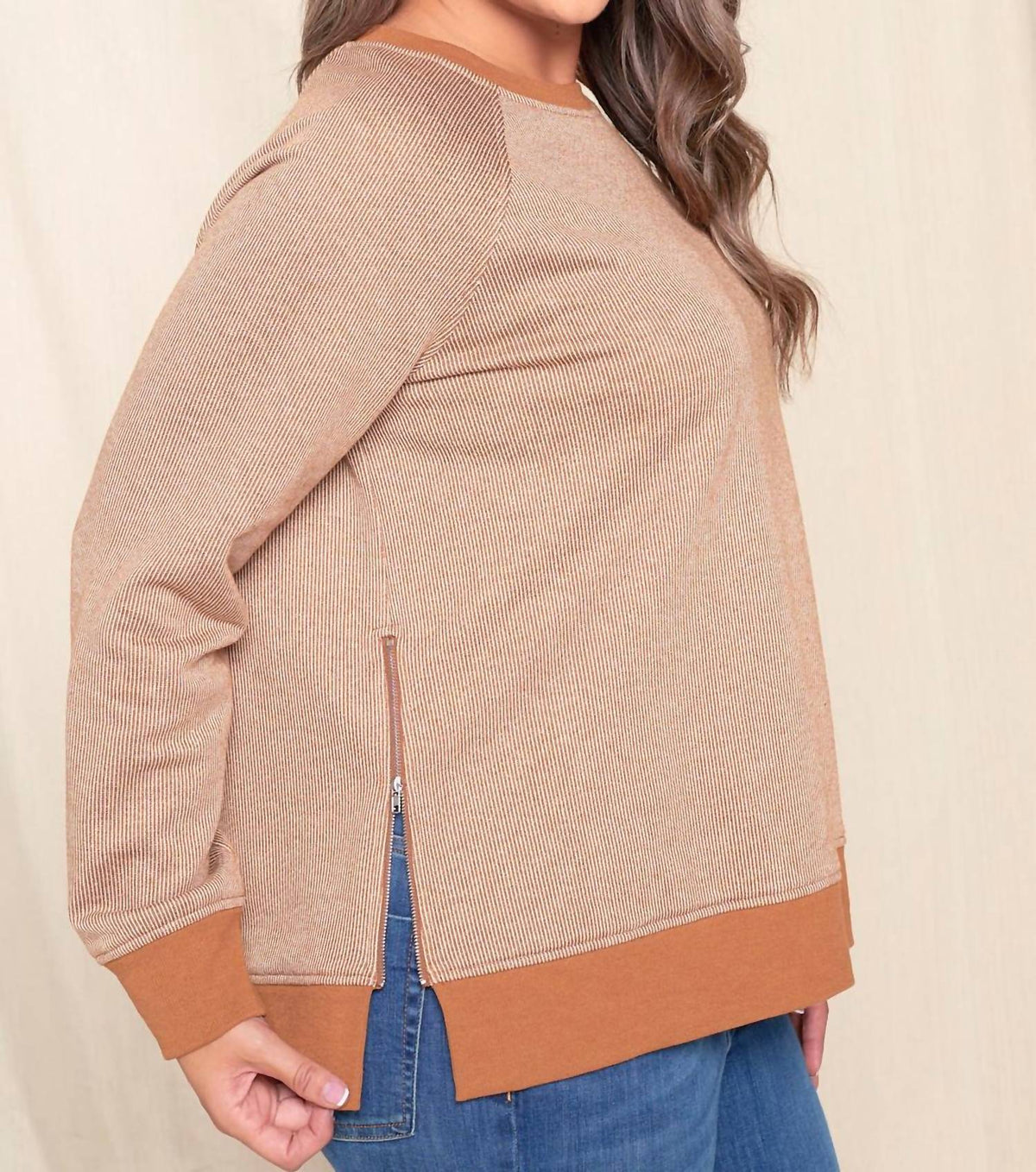 Doe And Rae - Curvy Piper Side Zipper Top
