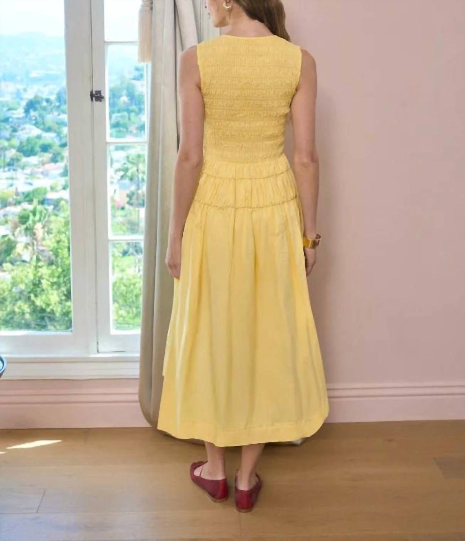 Moon River - Sleeveless Smocked Midi Dress