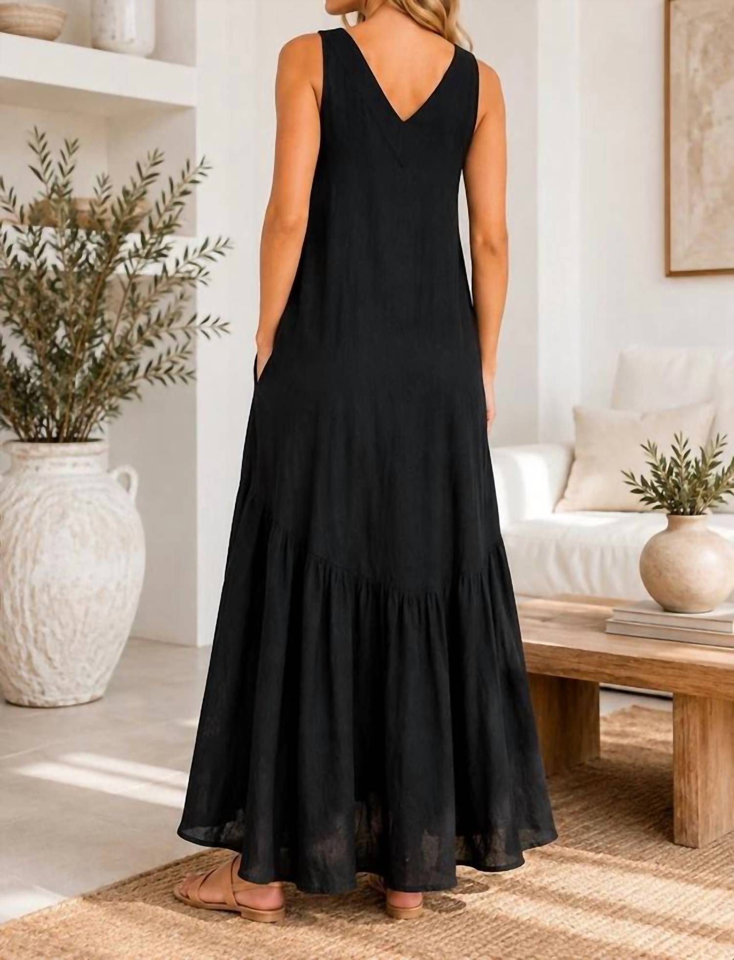 Elie Tahari - V-NECK DRESS