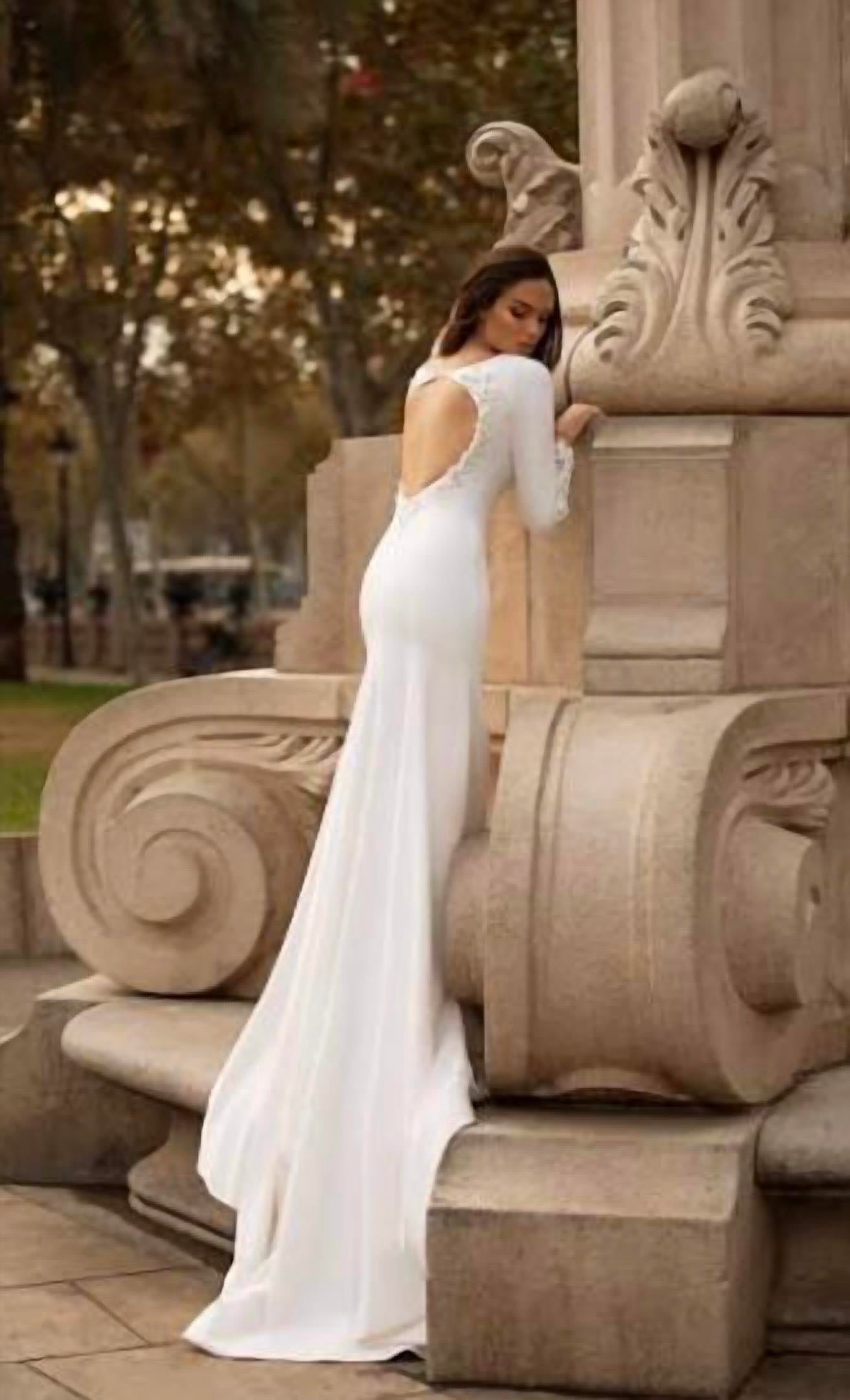Giovanna Alessandro - Long Sleeved Crepe Bridal Gown