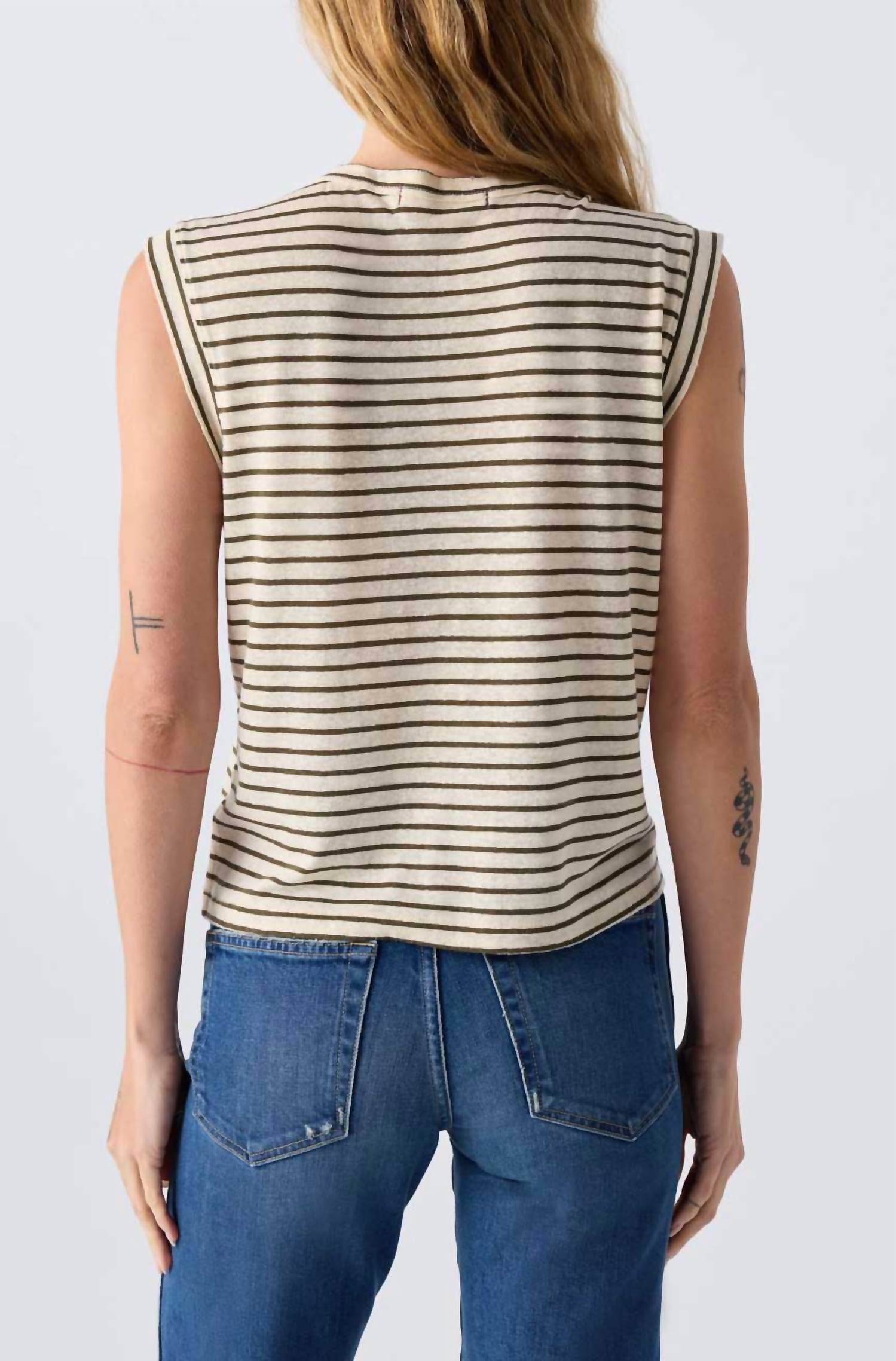 Amo - Sleeveless Love Tee