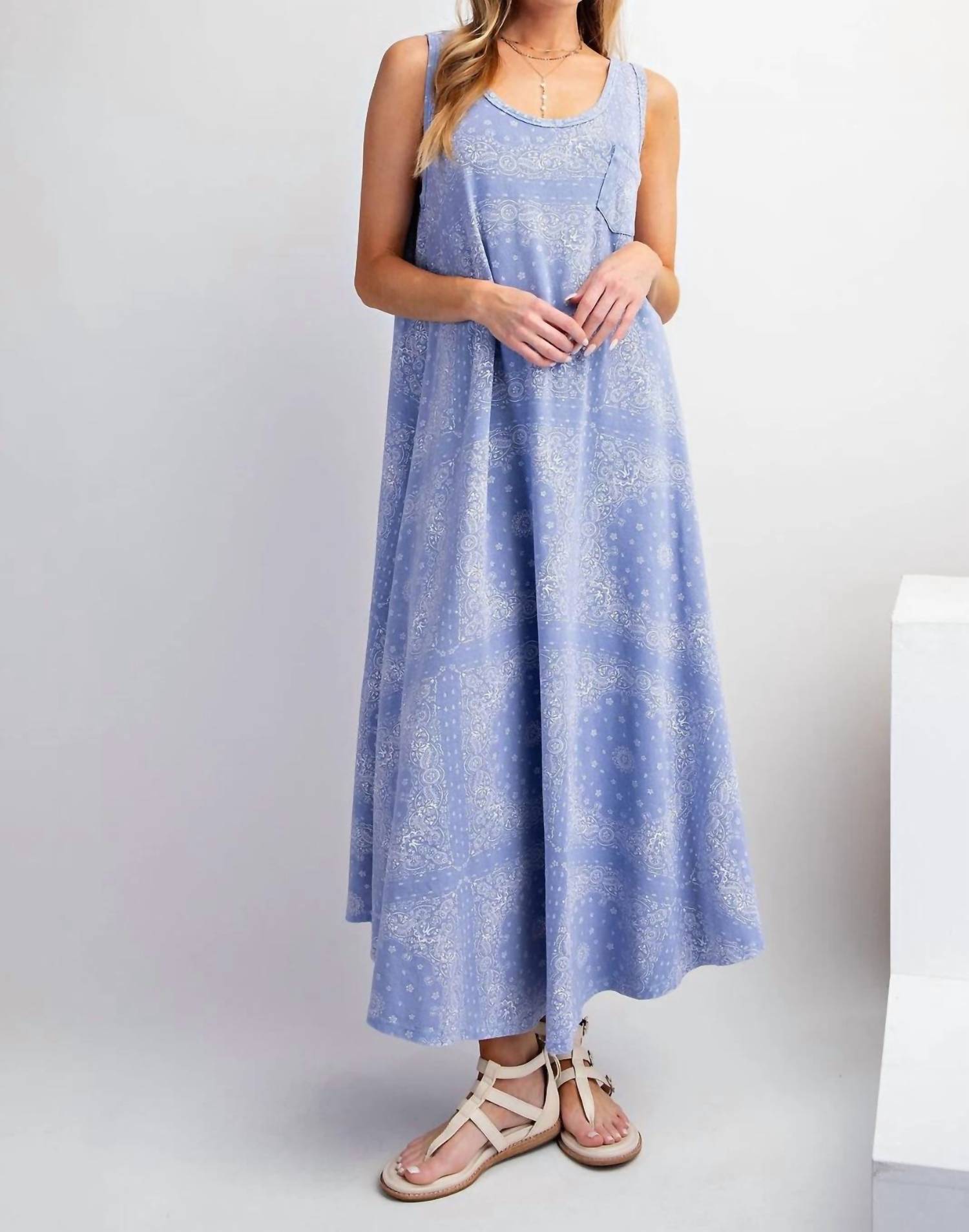 Easel - Sleeveless Printed Dress