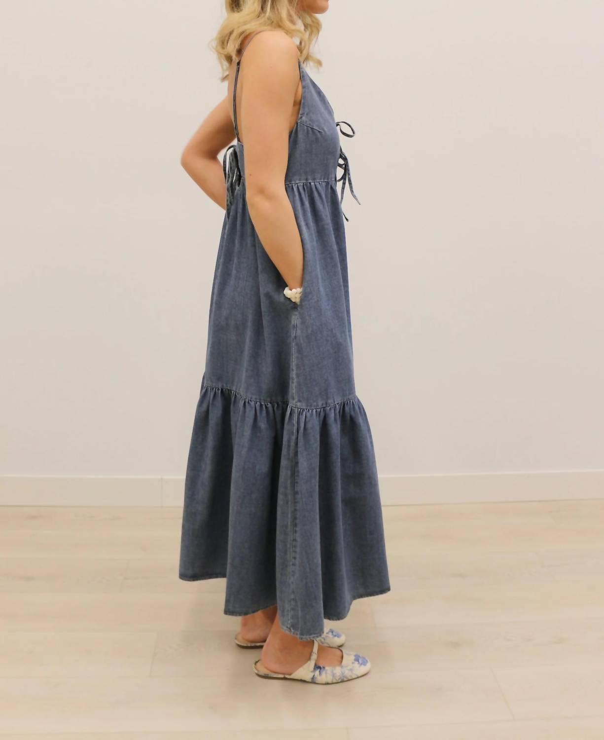 Mustard Seed - Ellie Front Tie Cami Back Cutout Midi Dress