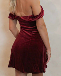Le Lis - HOLLY OFF THE SHOULDER VELVET DRESS