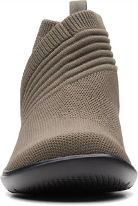Clarks - Women's Sashlyn Mid Ankle Boots