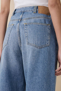 Jeanerica Alfama High Rise Wide Leg Jeans in light vintage - women's jeans - view 4