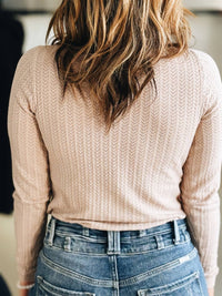 Bluivy - The Aligned Base Top