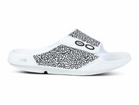OOFOS Men's Ooahh Sport Flex Limited Slide in white labyrinth - men's sandal - detail view
