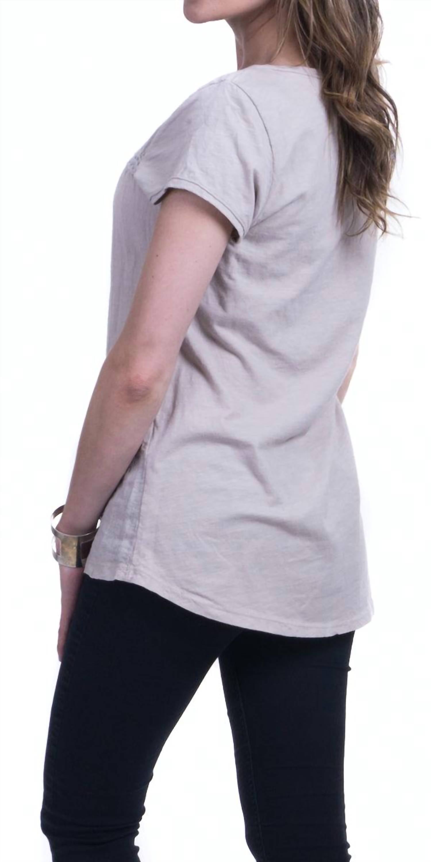 Gigi Moda - Fiona V-Neck Tee