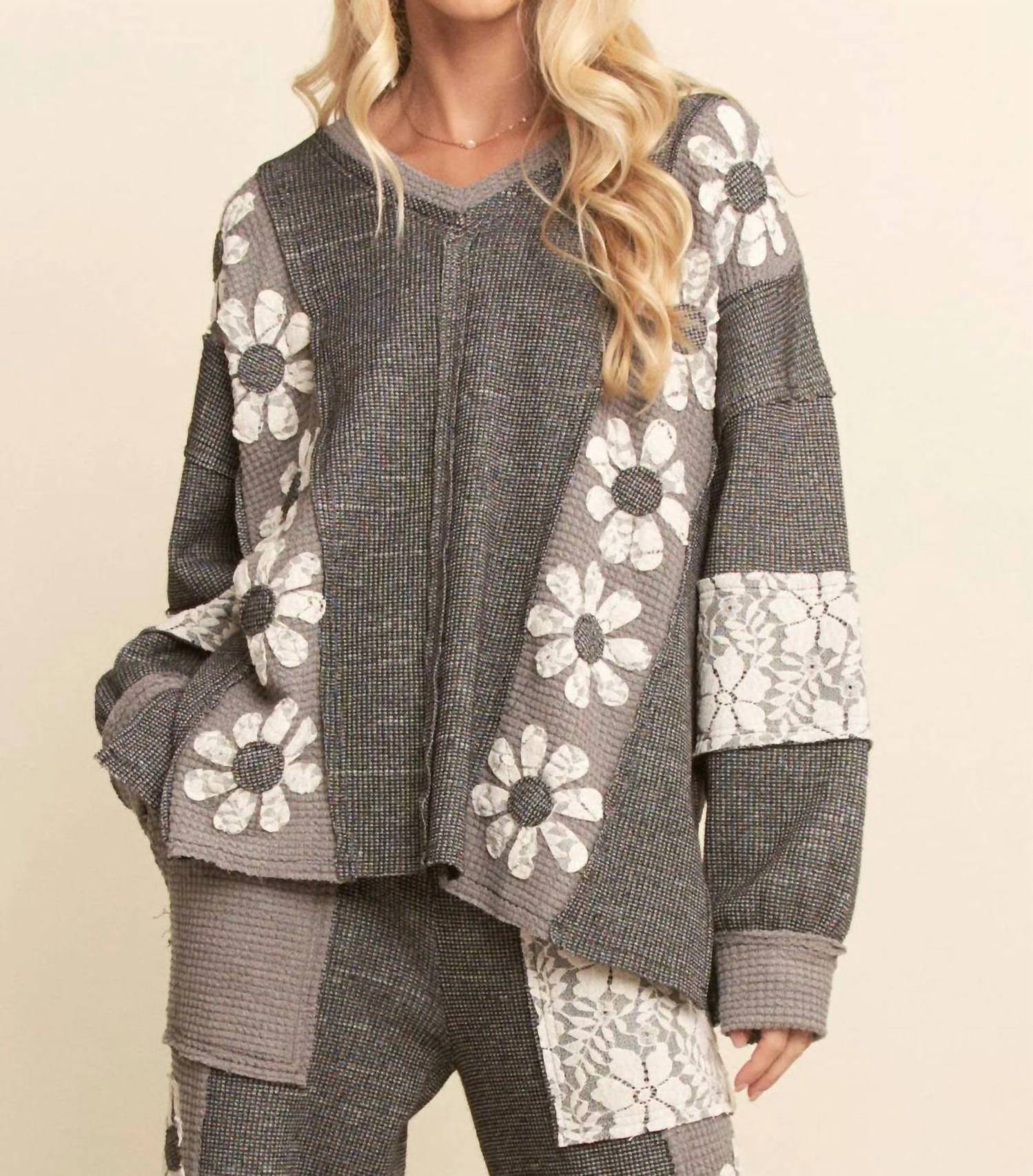 Davi & Dani - Waffle Knit Lace Flower Sweatshirt Top