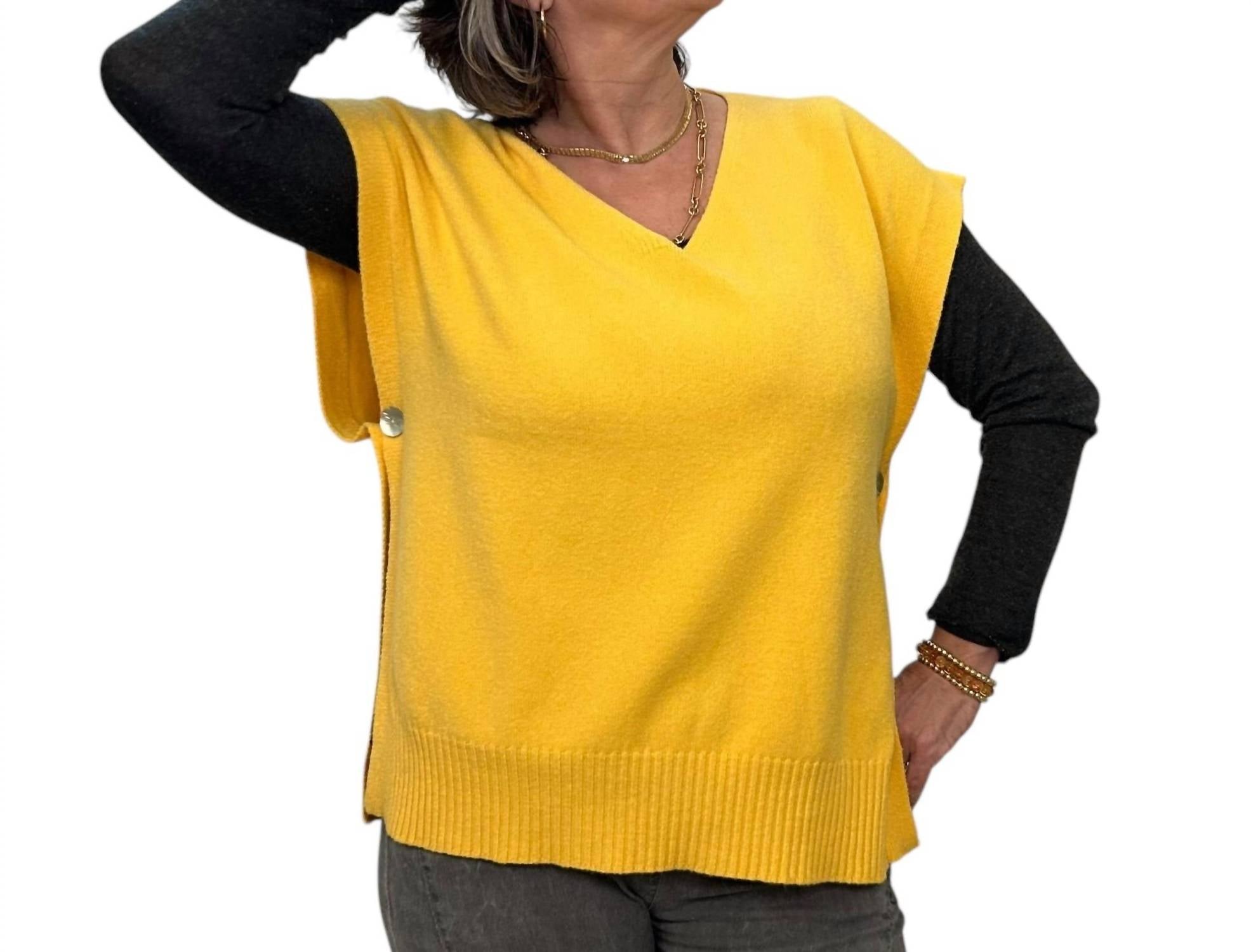 Made In Italy - Sleeveless throw over sweater top