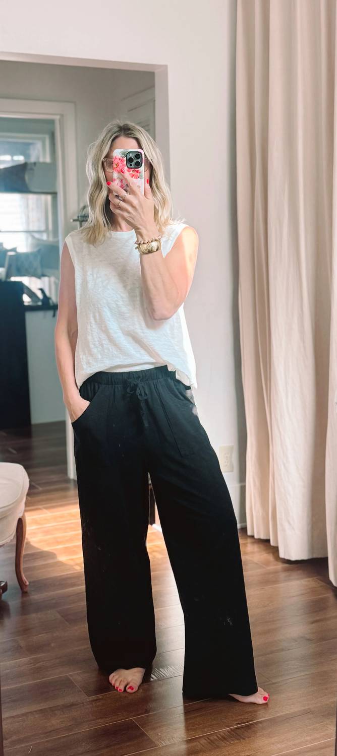 Hello Nite - Tank Shell Top