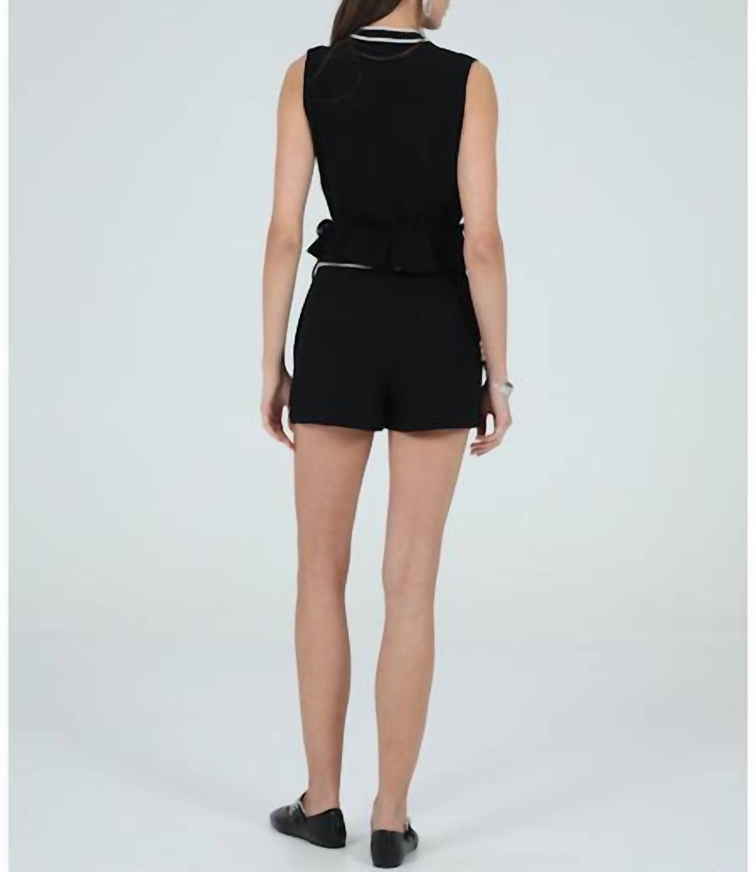 Aylaya Brisbane Zip Shorts in black - women's shorts - detail view