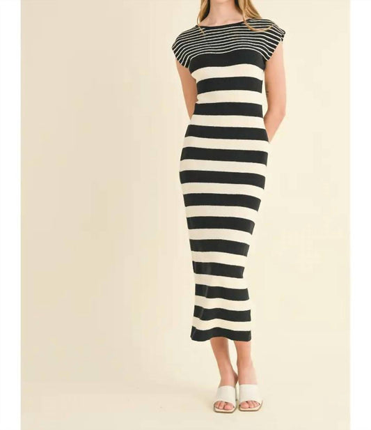 Miou Muse - Stripe Pattern Knitted Long Dress