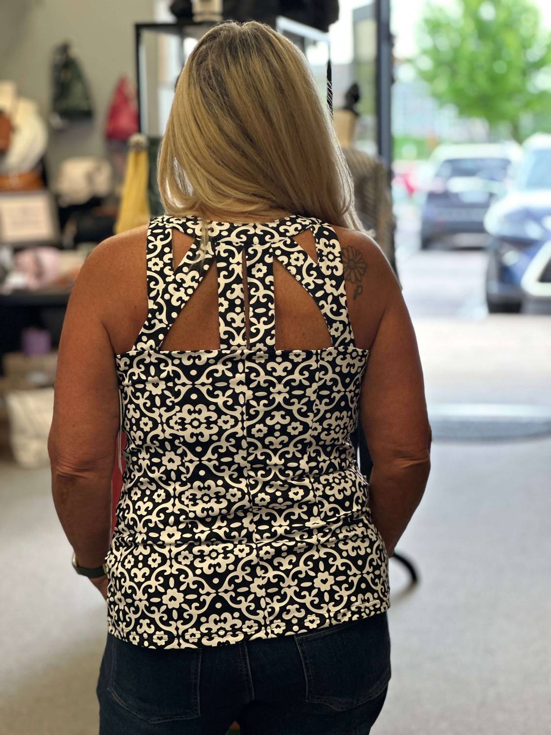 Lulu-B - Sexy Pattern Sleeveless Top