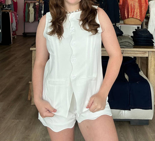 She + Sky - Sleeveless Scallop Button Down Long Vest