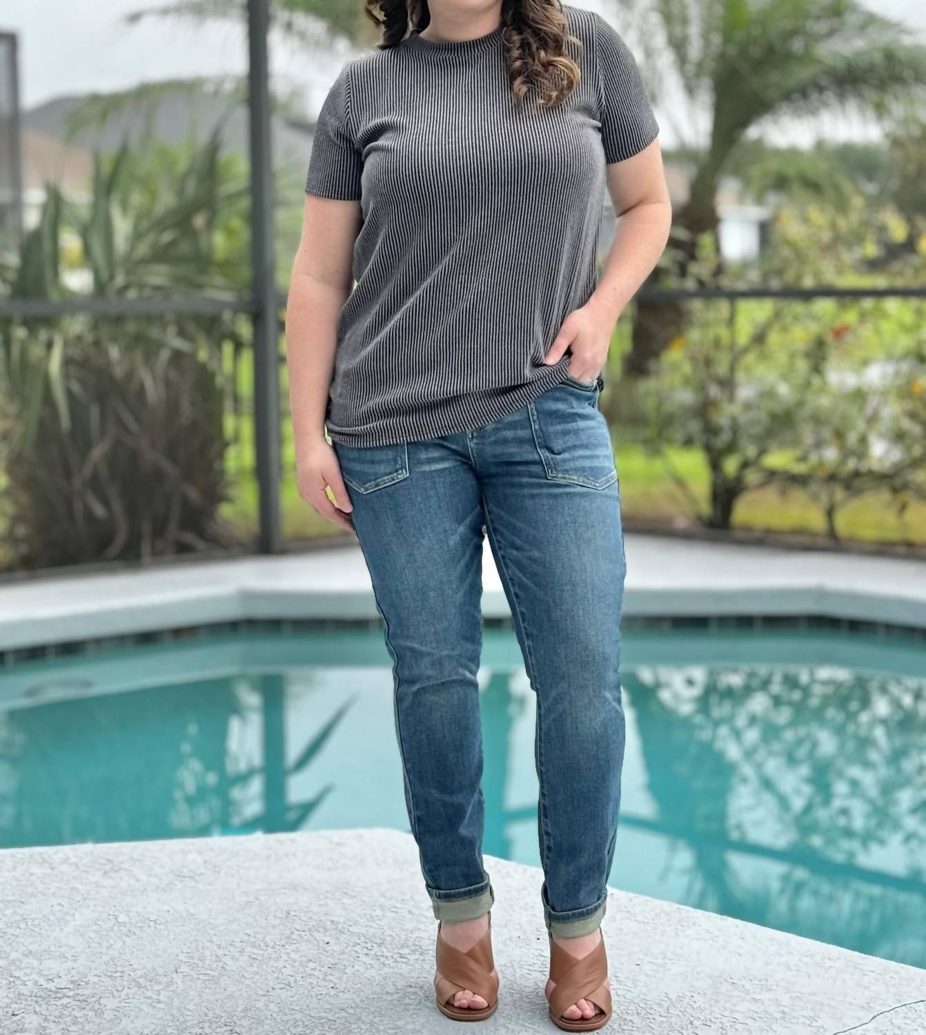 Tres Bien - Radiantly Ribbed Crew Neck Tee