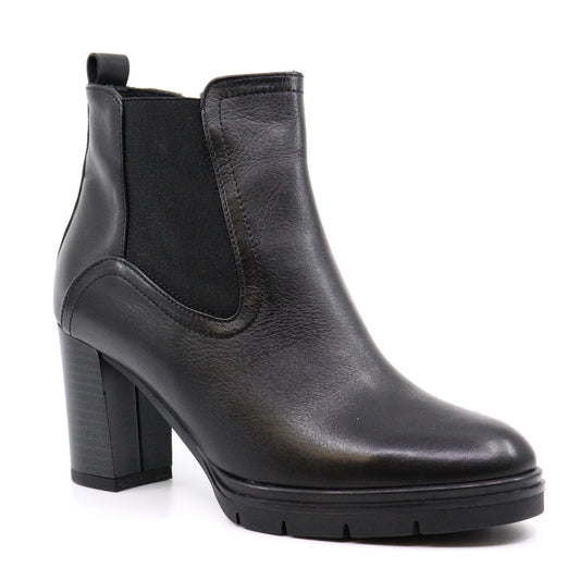 RUBY LEATHER ANKLE BOOTIE