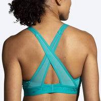 BROOKS Drive Plunge Run Bra in nile green - women's intimate - detail view