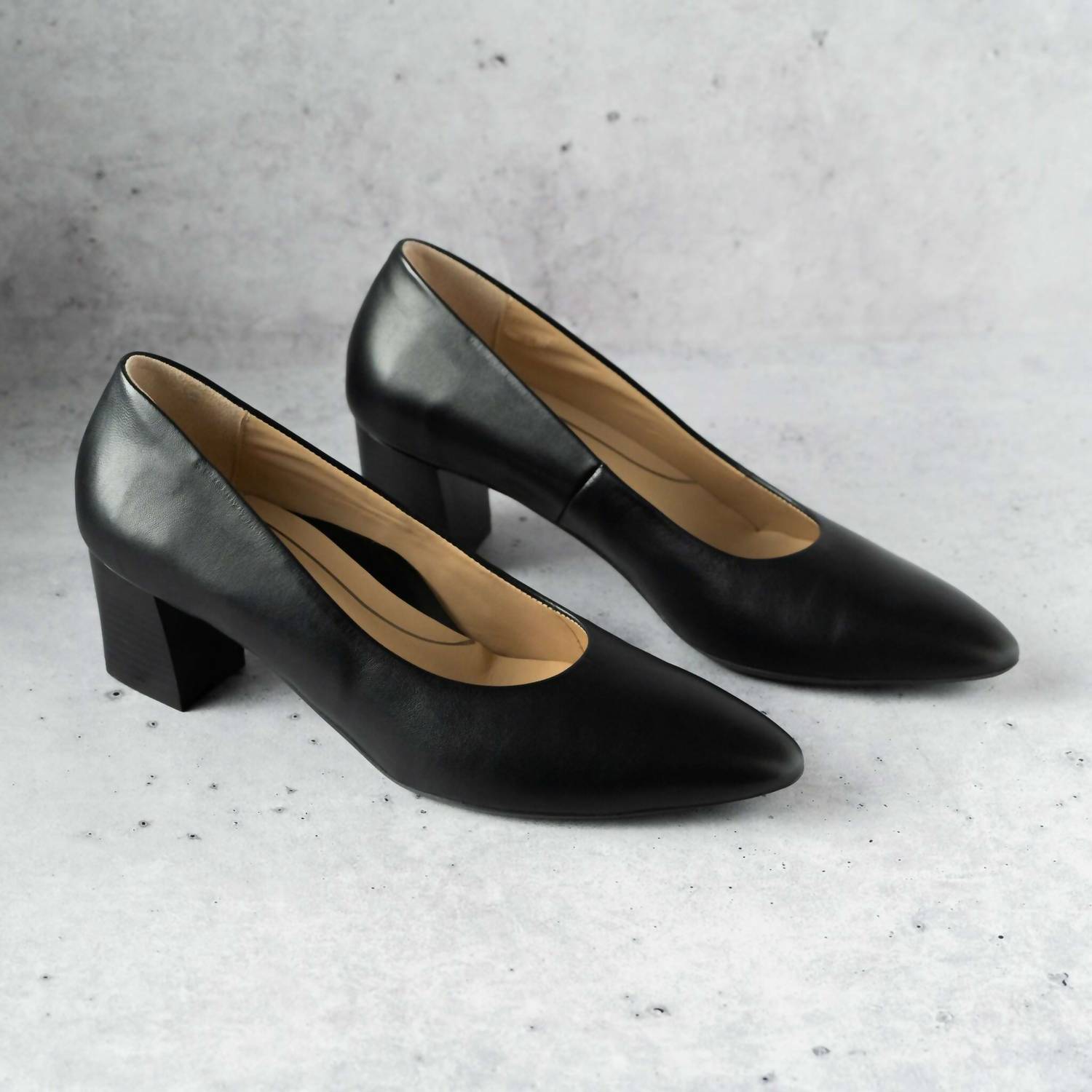Ara Women's Lichfield Mid-heel Pump in black leather - women's heels
